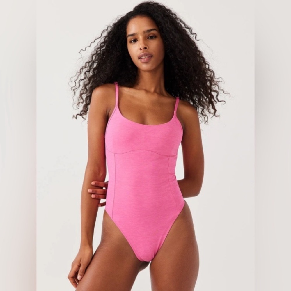 Outdoor Voices Splash Femme Hot Pink One-Piece Swimsuit